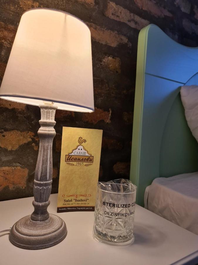 Salas Isailovi Sremska Mitrovica Bagian luar foto